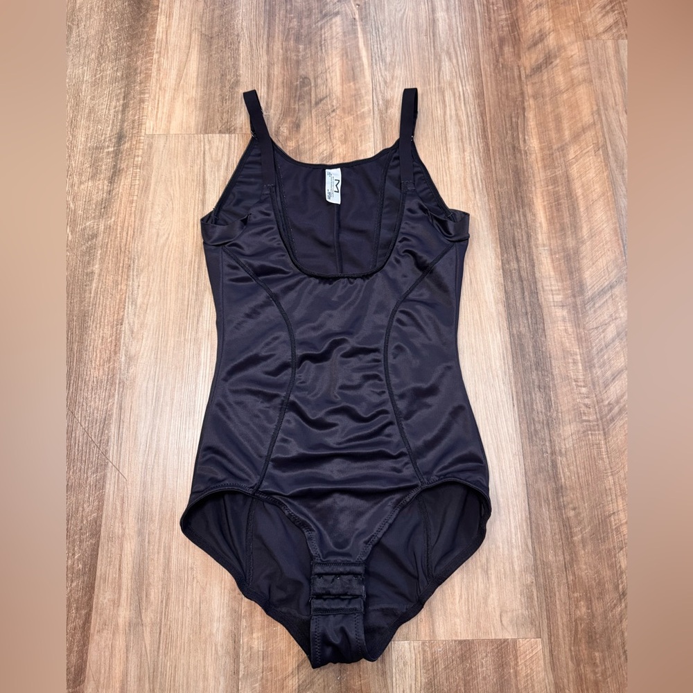 Maidenform Black Shapewear Ultra Firm Bodysuit, Medium - Picture 9 of 16